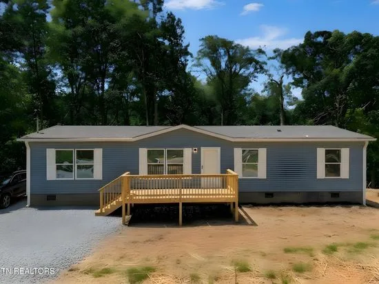521 Smokey Dr, Loudon, TN 37774