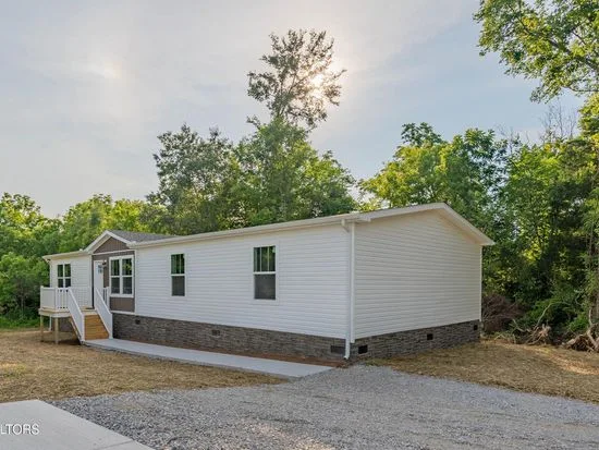 2127 Tipton Station Rd, Knoxville, TN 37920