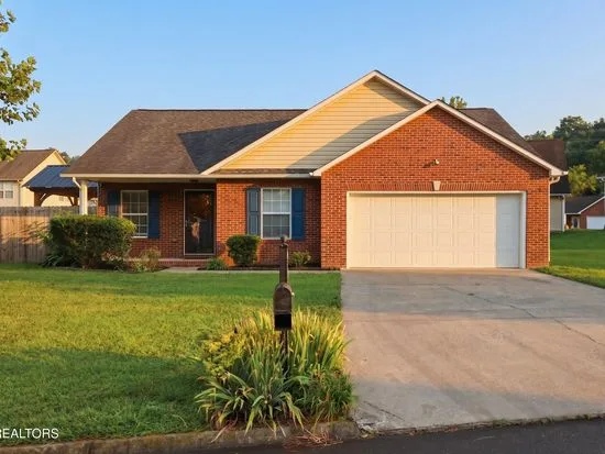 711 Drakewood Rd, Knoxville, TN 37924